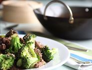 Wok-Fried Sirloin with Broccoli & Leeks