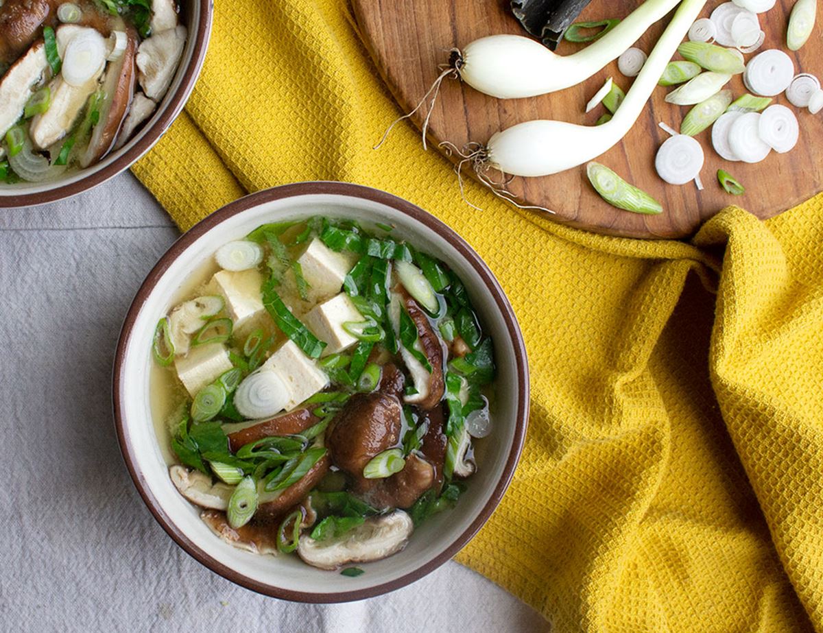 Miso Soup with Tofu & Oyster Mushrooms