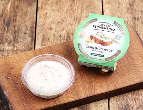 Cashew Fermentino Spreadable with Chives