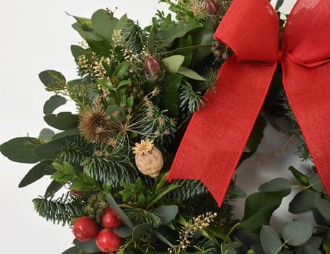 Traditional Christmas Wreath image thumbnail