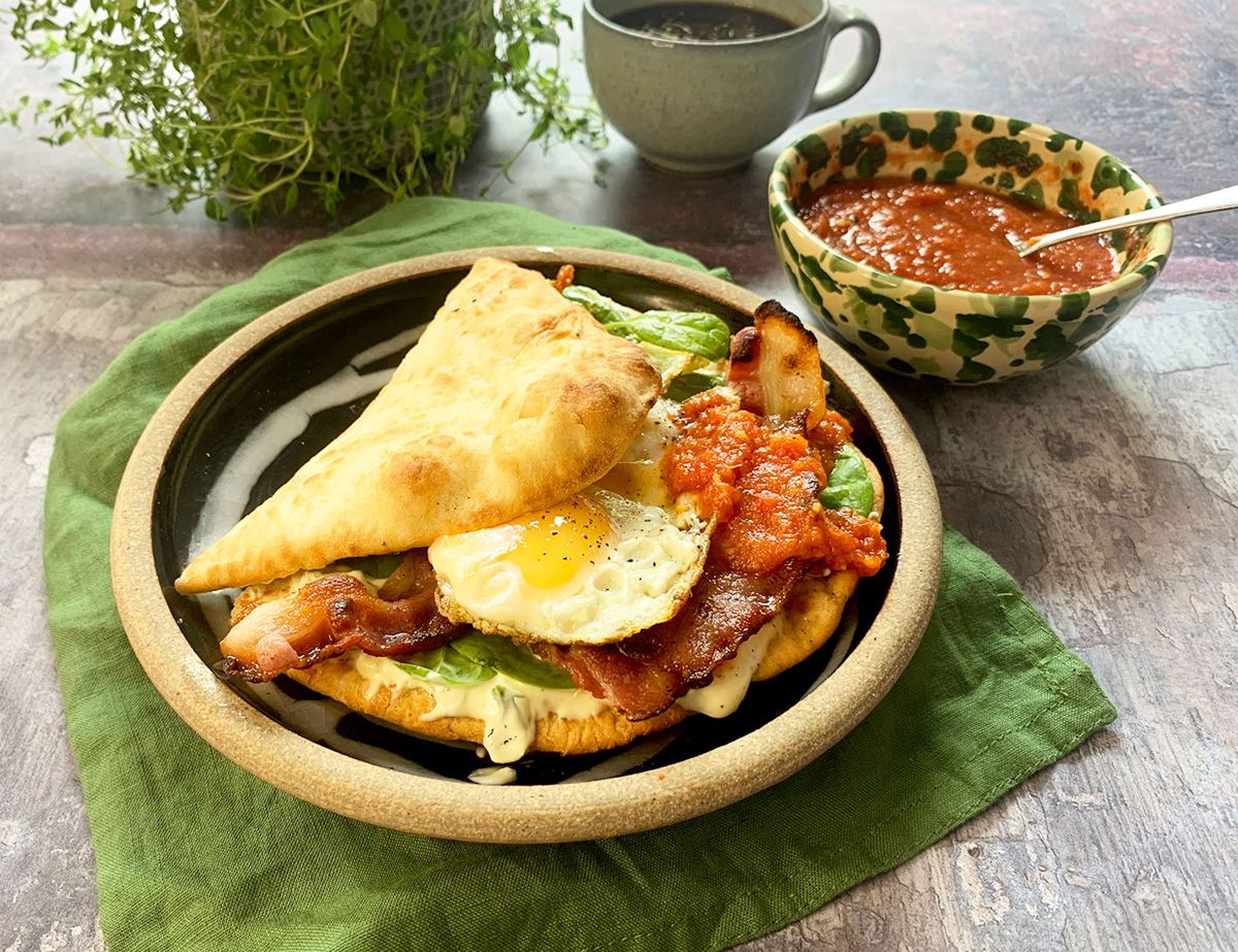 Bacon and egg naan