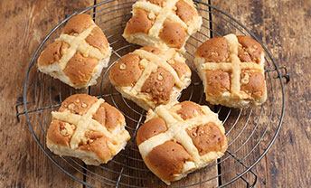 Tuck into the Authentic Bread Co’s Cheesy Hot Cross Buns