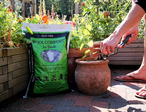 Peat-Free Wool Compost for Seeds, Suitable for Organic Growing, Dalefoot Composts (12l)