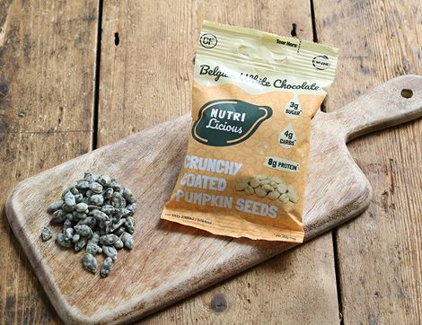 Crunchy White Chocolate Coated Pumpkin Seeds, Organic, Nutrilicious (30g)