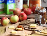 Roasted Garlic & Apple Chutney