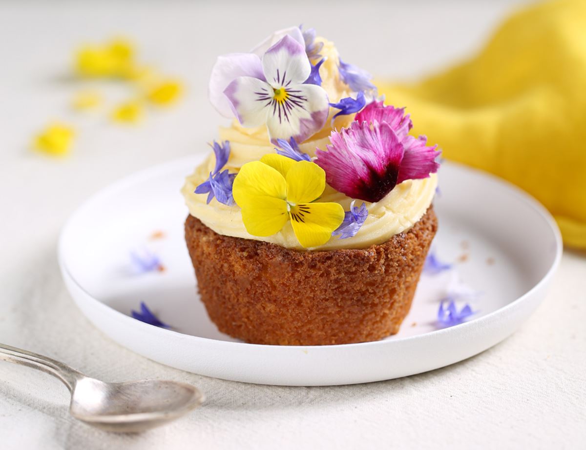 Fairy Cakes with Honeyed Buttercream