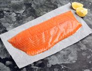 Large Salmon Fillet, Land-Based Responsibly Farmed, Silverscale (800g)