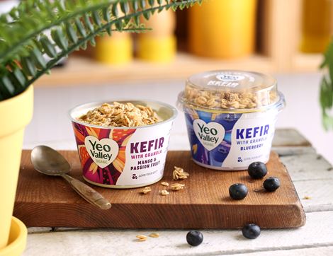 Blueberry Kefir Yogurt with Granola, Organic, Yeo Valley (180g)