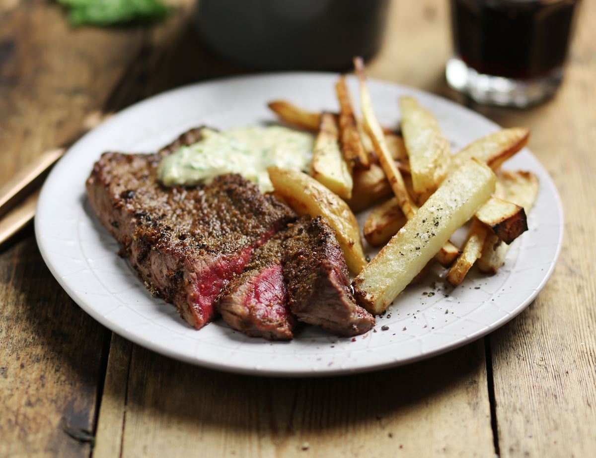 Porcini Minute Steak, Chips & Quick Bearnaise Sauce