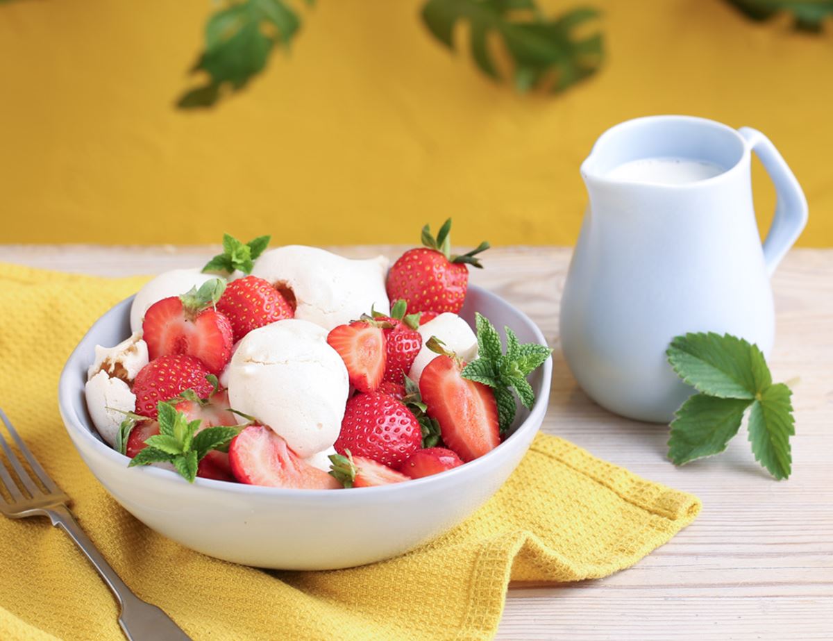 Blood Orange, Saffron & Pistachio Meringues