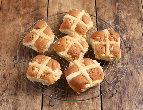 Cheesy Hot Cross Buns, Organic, Authentic Bread Co (240g, pack of 6)