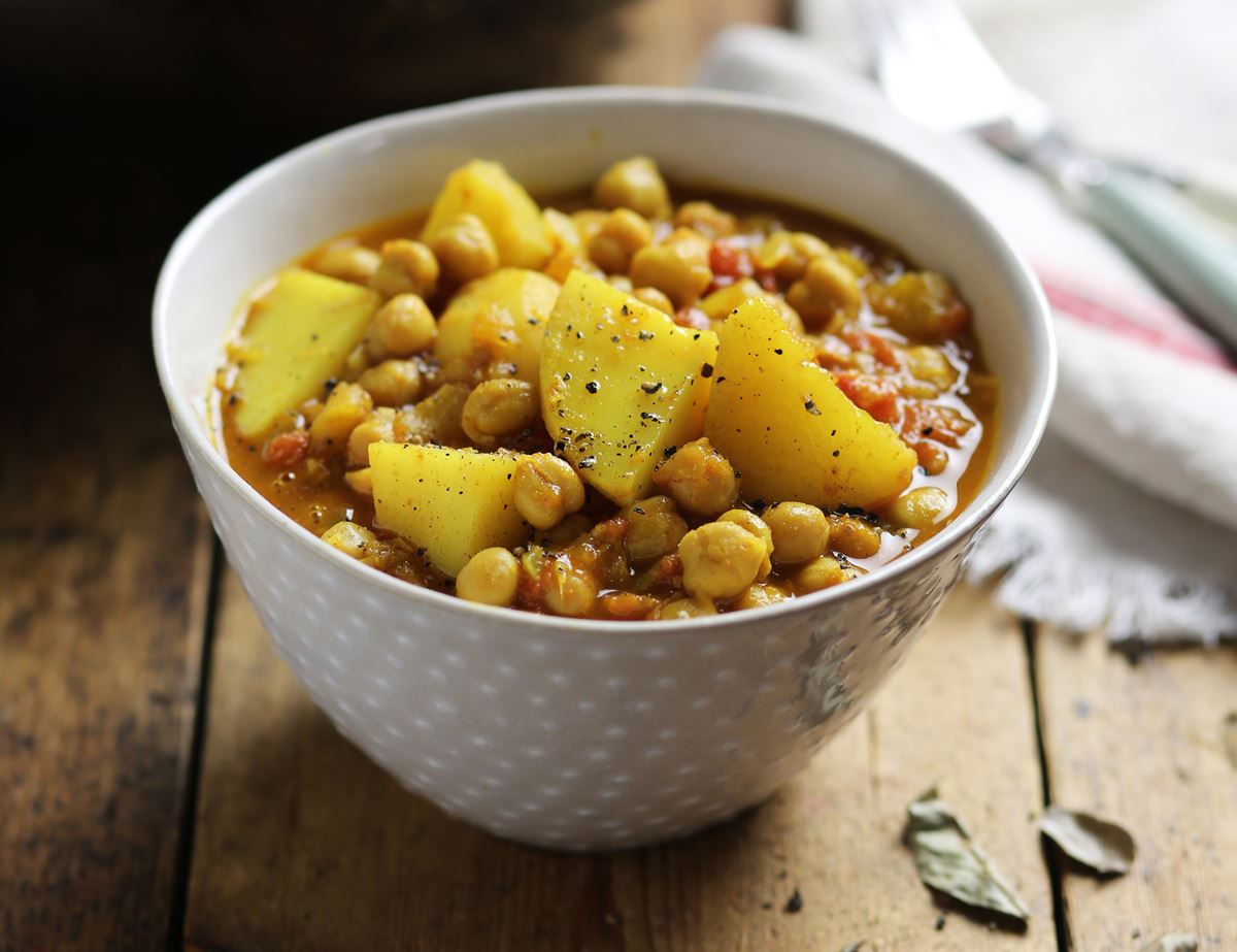 Apple, Chickpea & Potato Curry