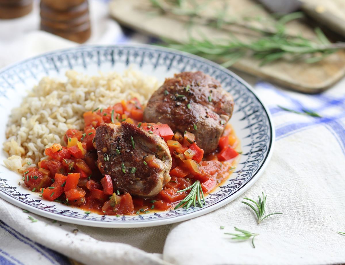 Pork Medallions with Red Pepper Sauce