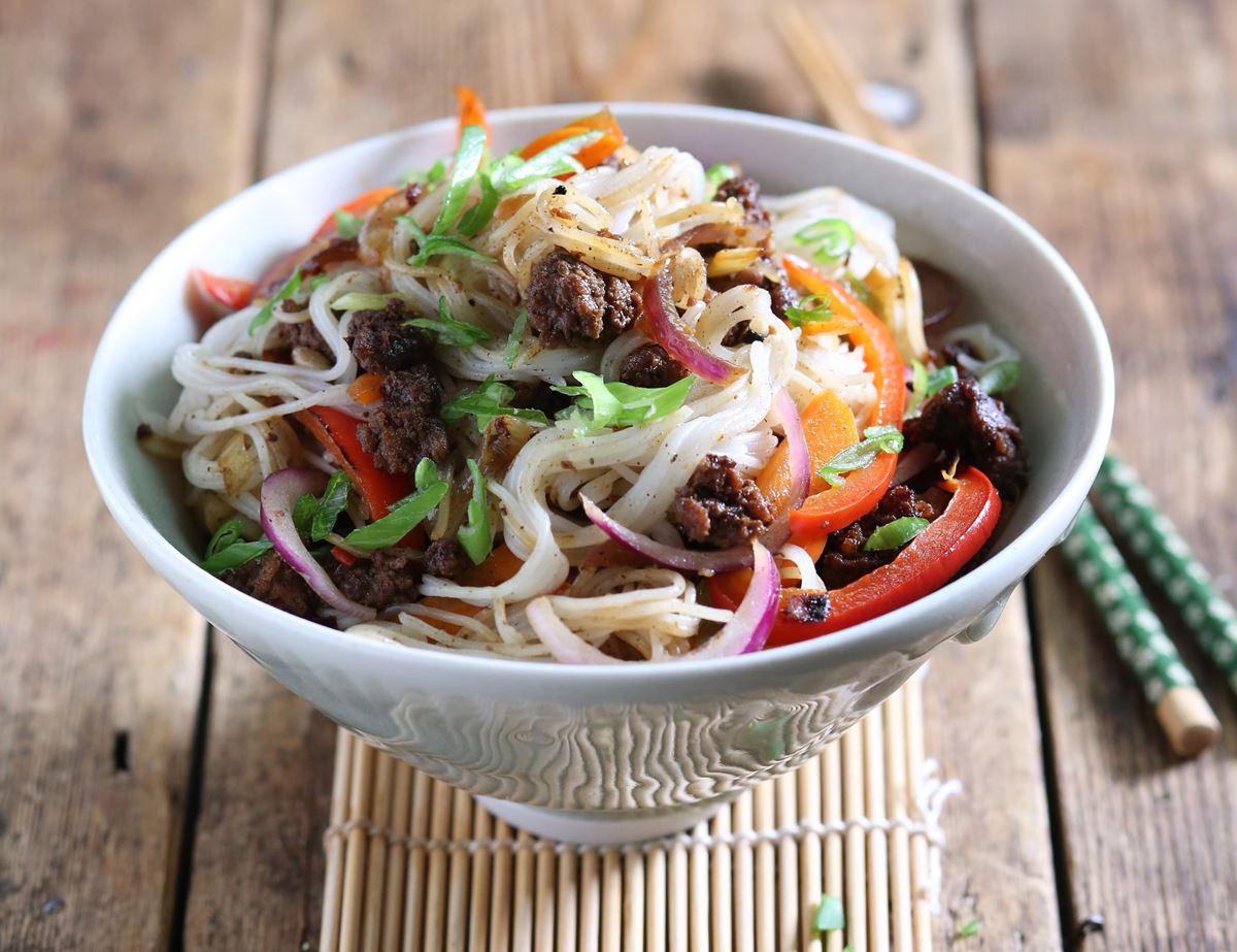 Quick & Crispy Chilli Beef Noodles