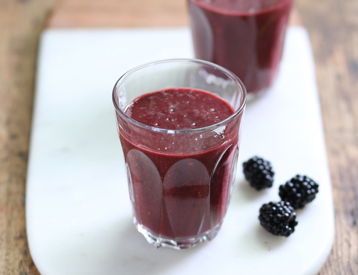 Coconut, Blackberry & Fig Breakfast Smoothie