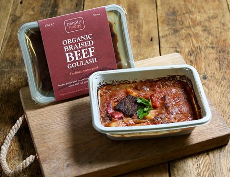 Braised Beef Goulash, Organic, Pegoty Hedge (320g)
