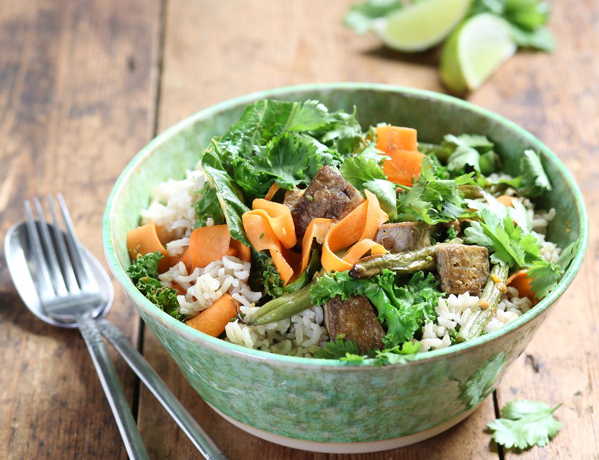 Spicy Thai Rice Bowl with Peanut Dressing