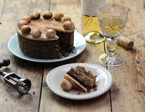 Simnel Cake, Organic, Famous Hedgehog Bakery (800g)