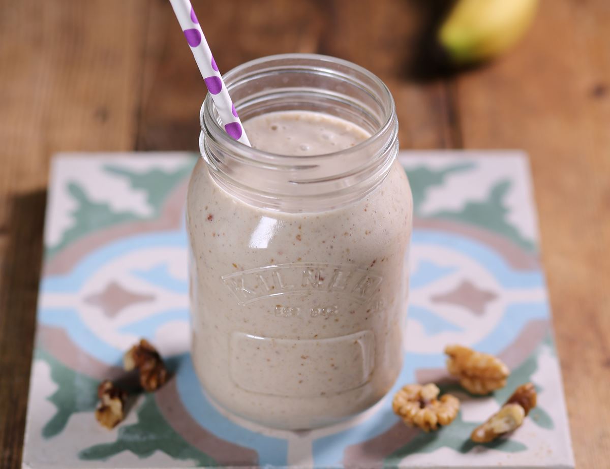 Banana, Walnut & Date Smoothie