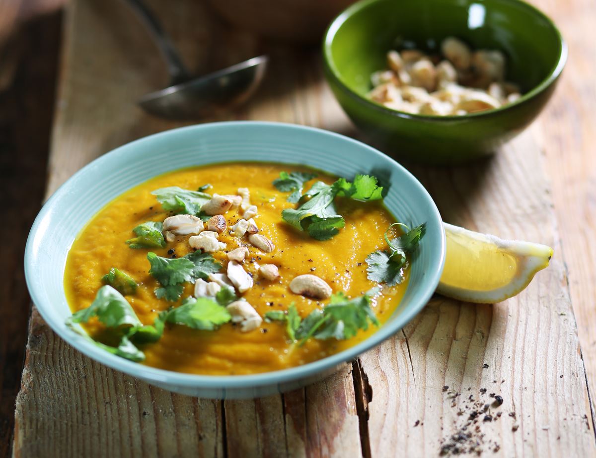 Caramelised Carrot, Coriander & Cashew Soup