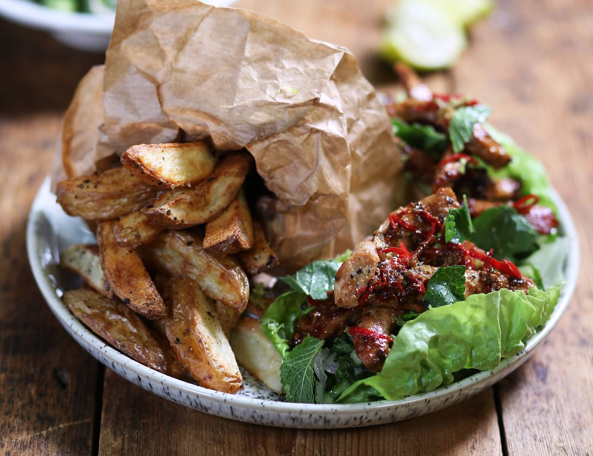 Chilli & Garlic Pork Lettuce Wraps with Chips