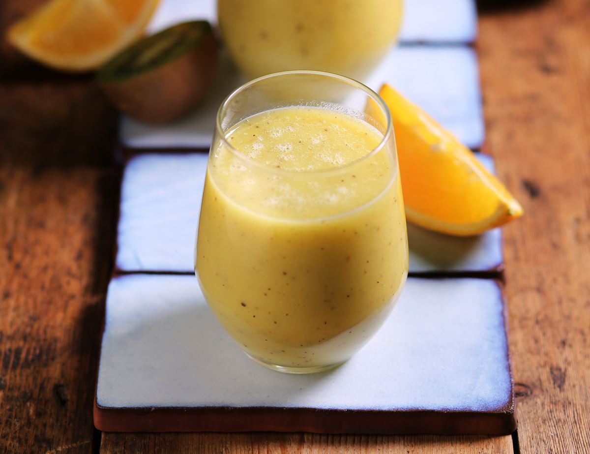 Kiwi & Mango Swirl Smoothie