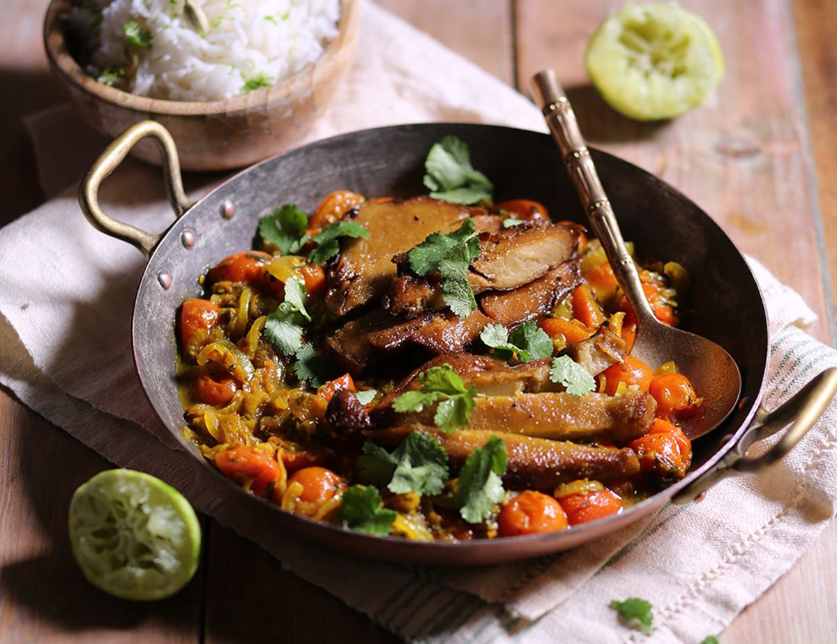 Tandoori Seitán Curry with Cardamom & Lime Rice