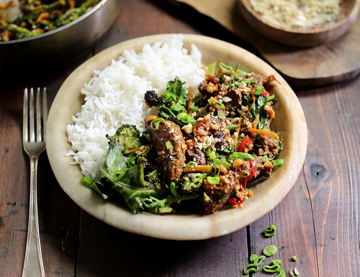 Chinese Beef & Cashew Claypot with Rice