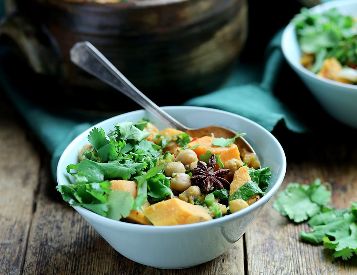 Sweet Potato, Chickpea & Peanut Curry with Thai Green Spices