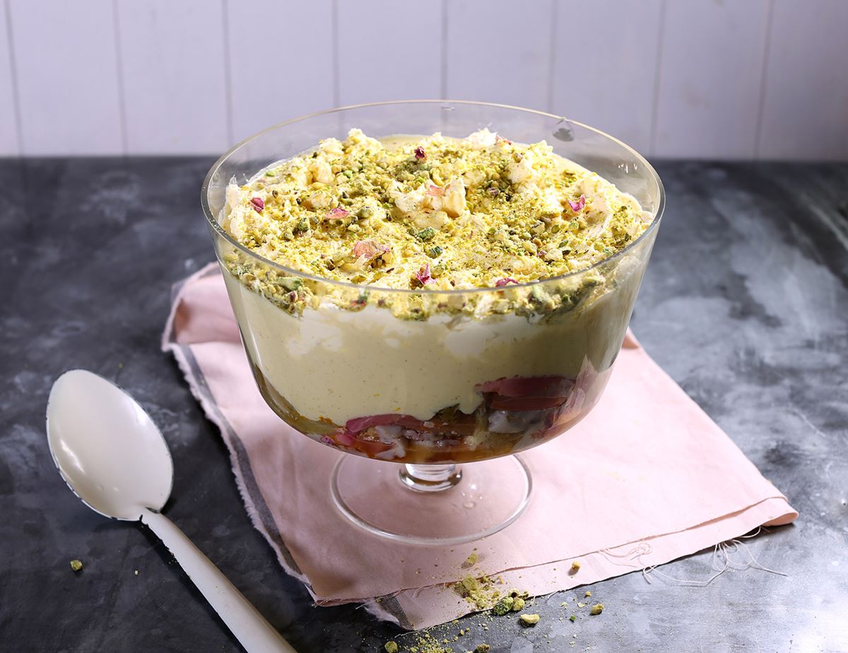 Rhubarb, Ginger & Custard Trifle