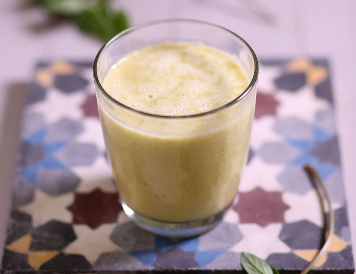 Mango & Thai Basil Refresher Smoothie