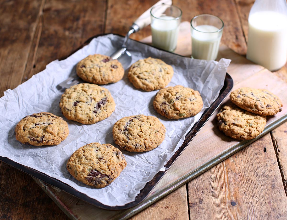 Dark chocolate, Peanut Butter & Pumpkin Seed Cookies