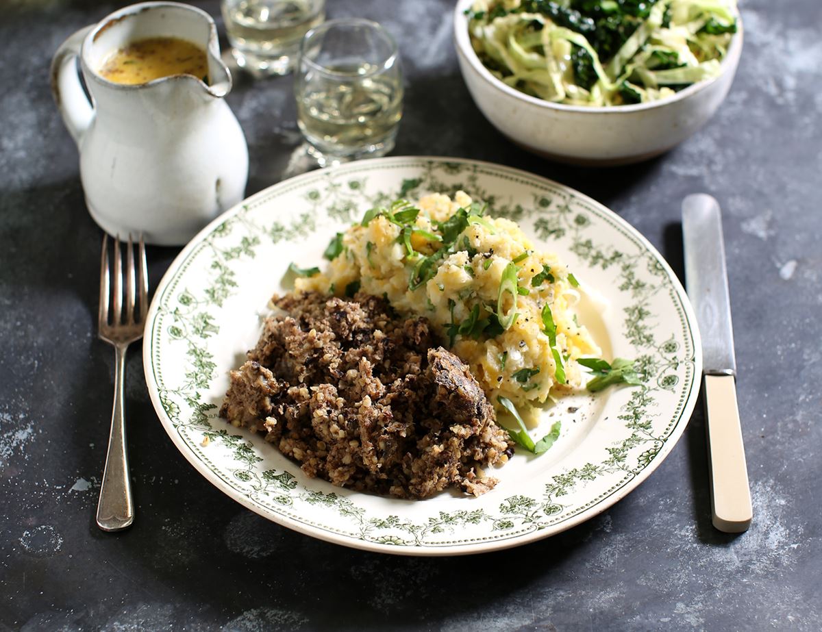 Haggis with Parsley Clapshot & Whisky Cream Sauce