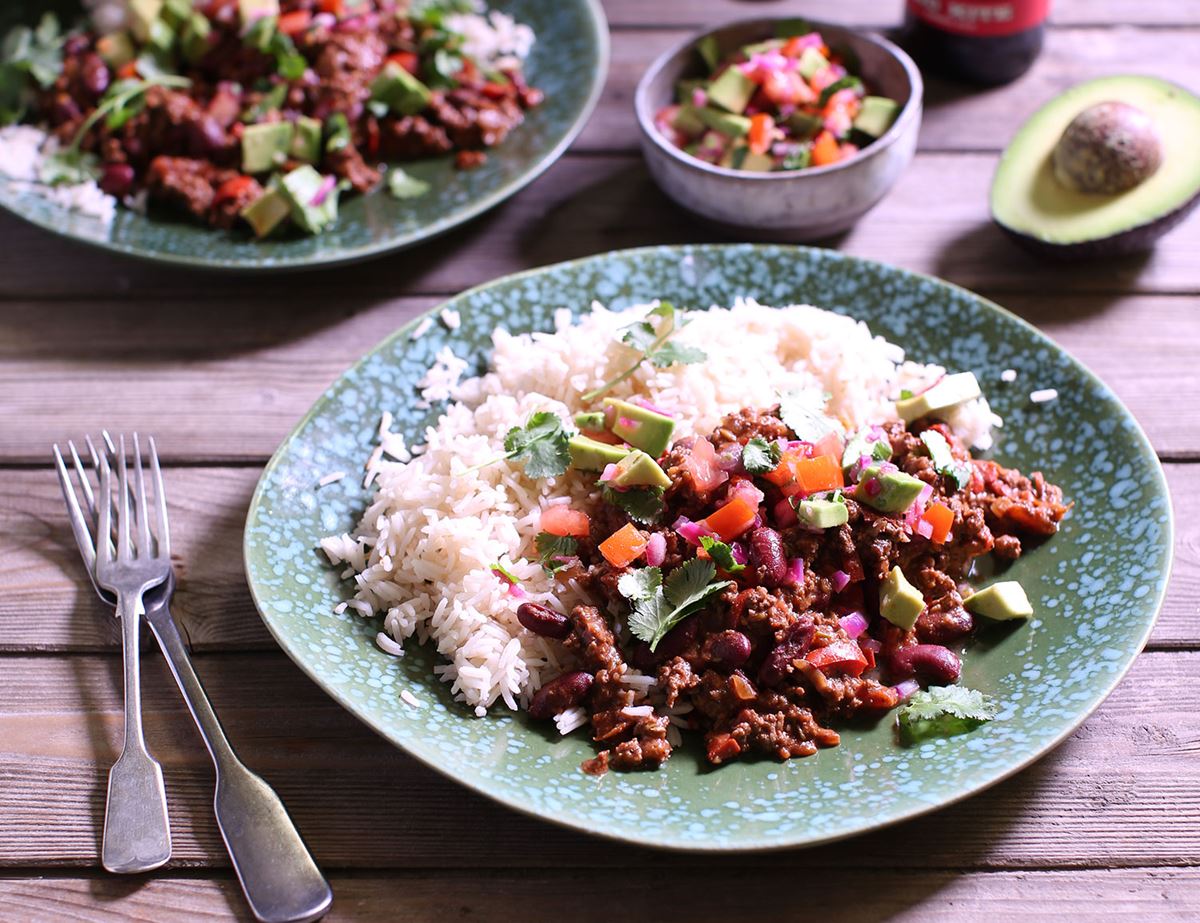 Chilli Con Carne with Guacamole & Rice