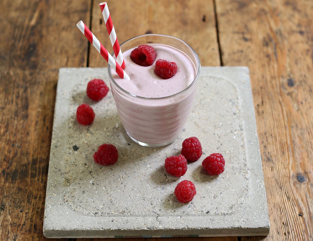 Peanut Butter, Raspberry & Banana Smoothie