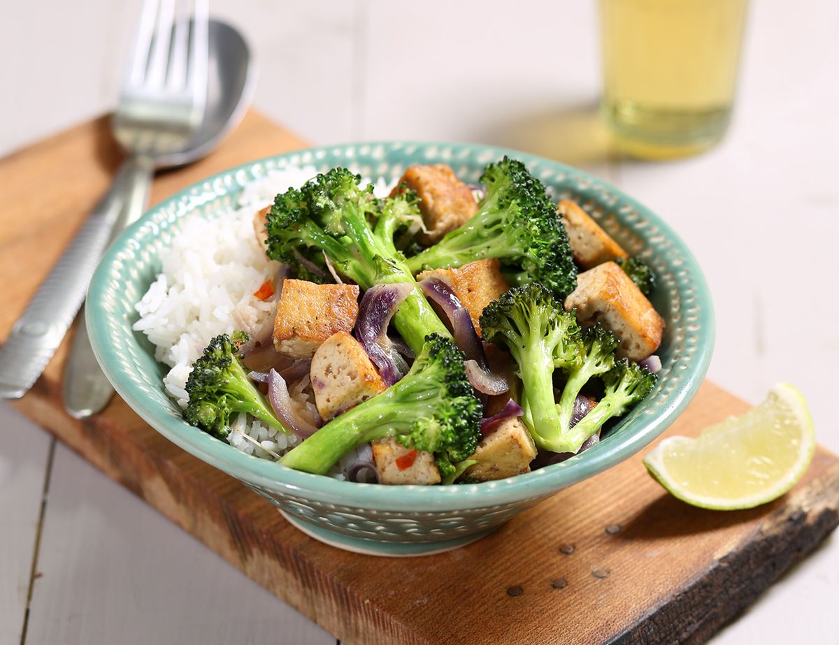 Thai Red Broccoli, Tofu & Coconut Curry