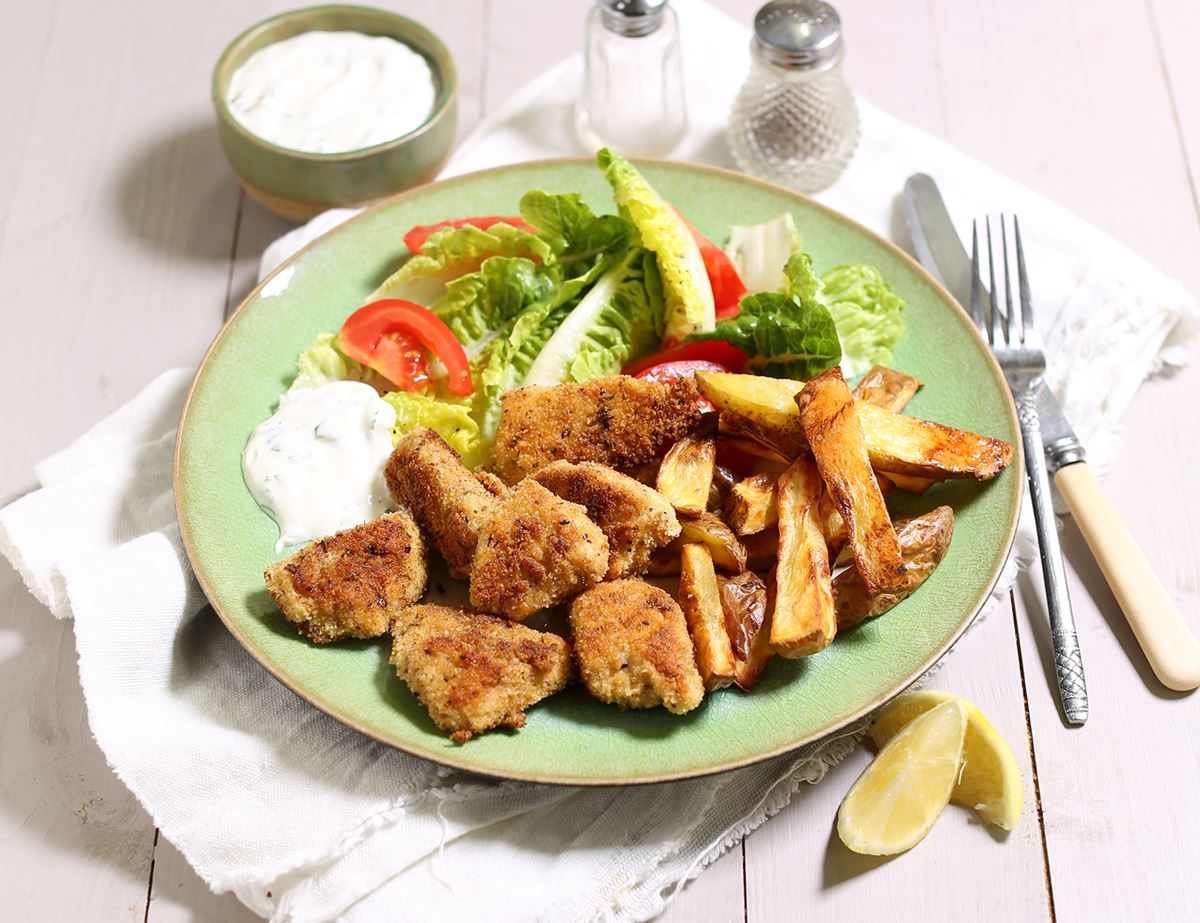 Cajun Chicken Nuggets & Chips with Soured Cream Dip