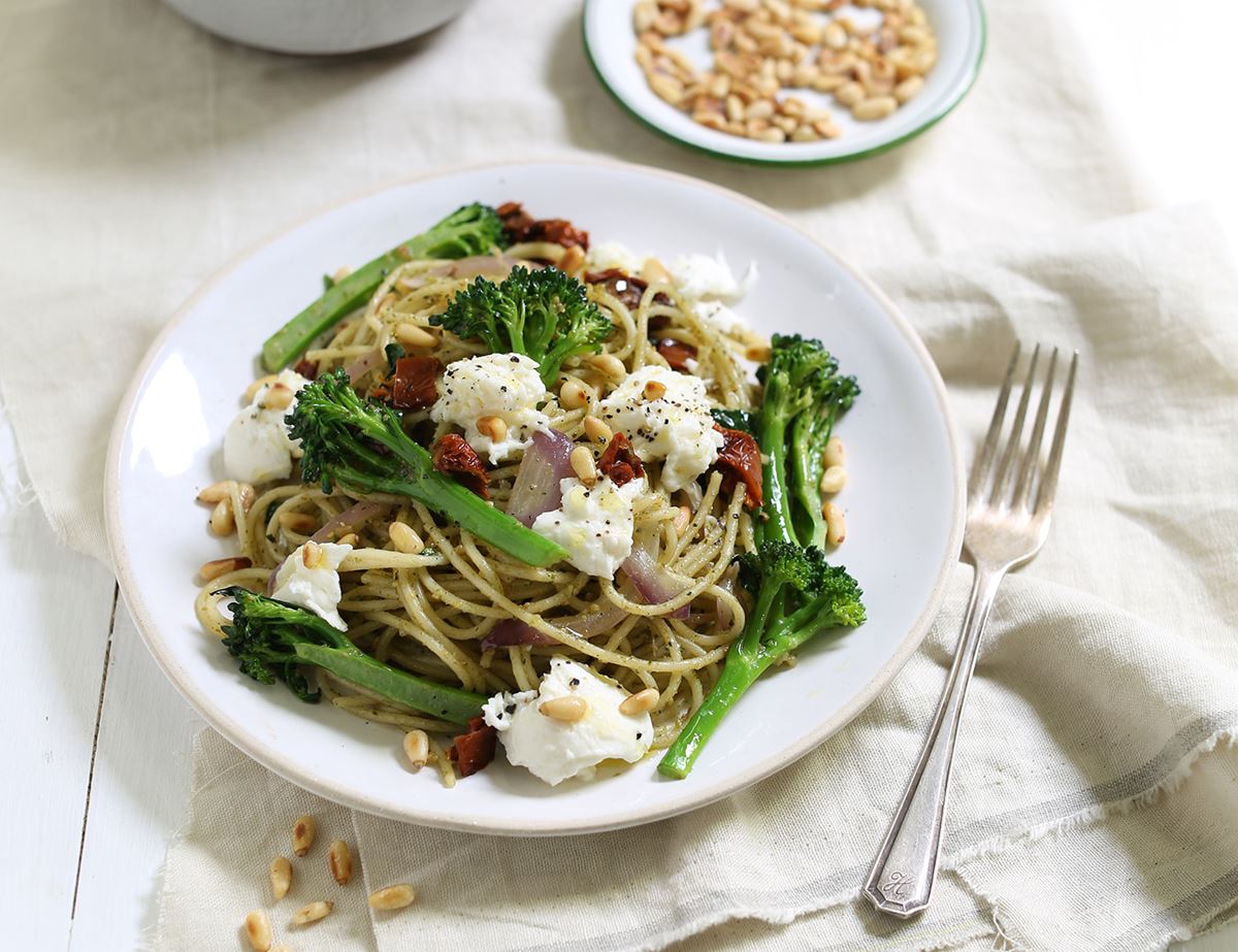 Spaghetti with Pesto, Tenderstem® Broccoli & Mozzarella