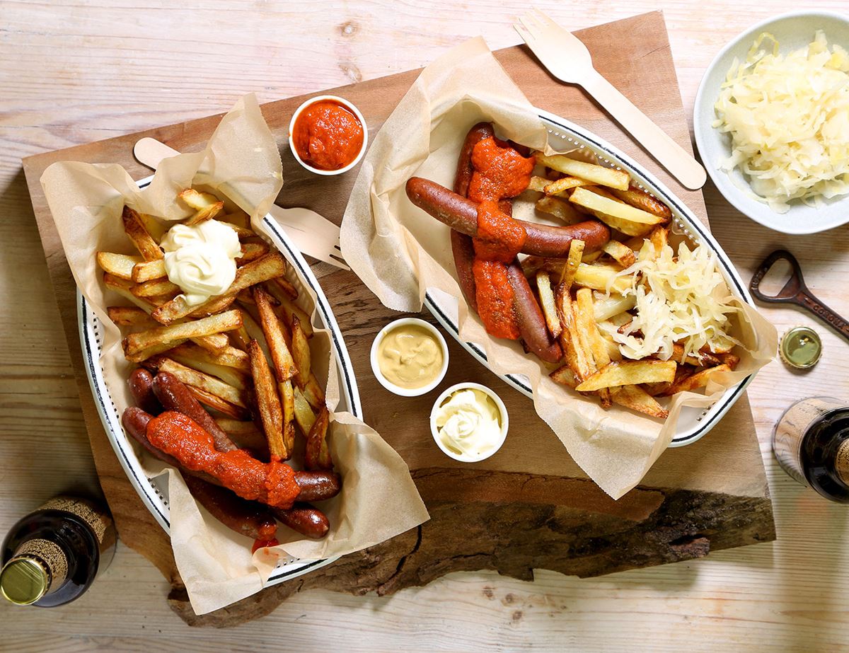 Beef Frankfurters with Curry Sauce & Chips