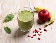 Apple, Almond & Goji Berry Smoothie