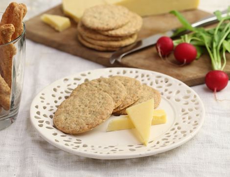 Cheddar & Chive Biscuits, Organic, Authentic Bread Co. (160g)