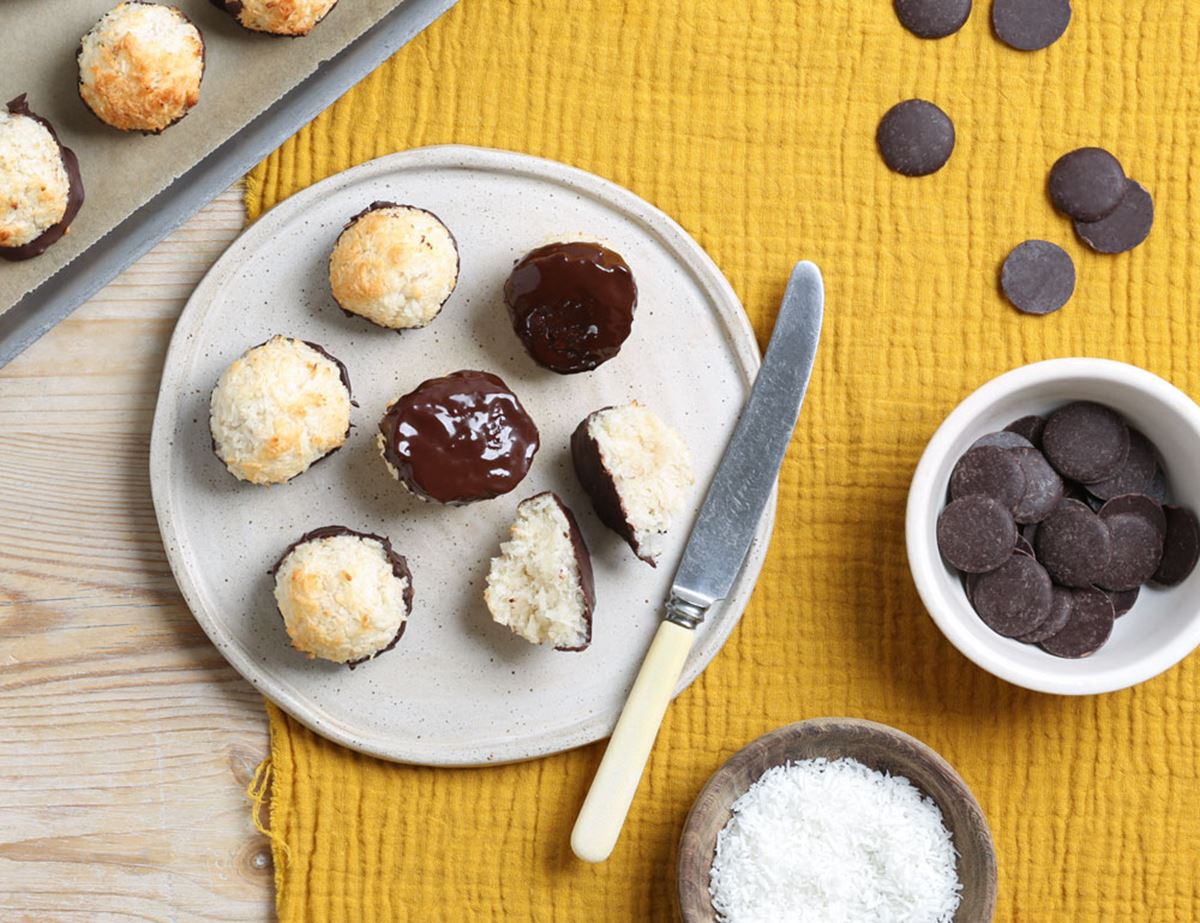 Coconut Dark Chocolate Macaroons Recipe
