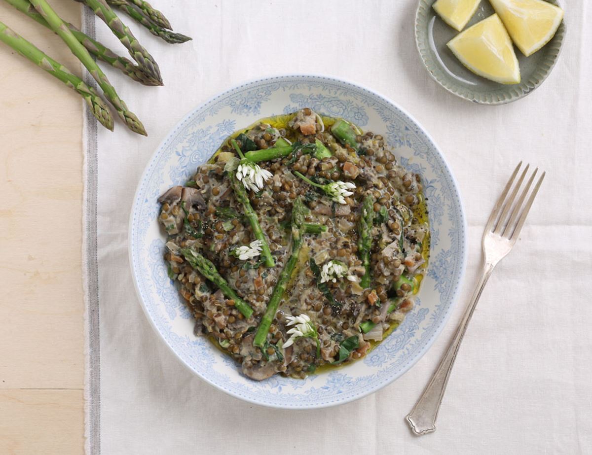 Creamy Mushroom, Asparagus & Wild Garlic Lentils