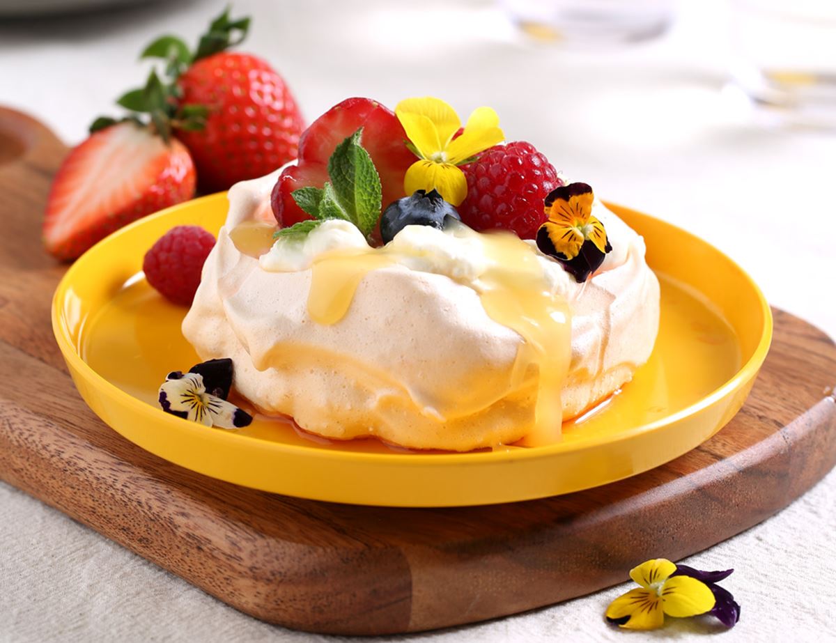 May Day Mini Pavlovas