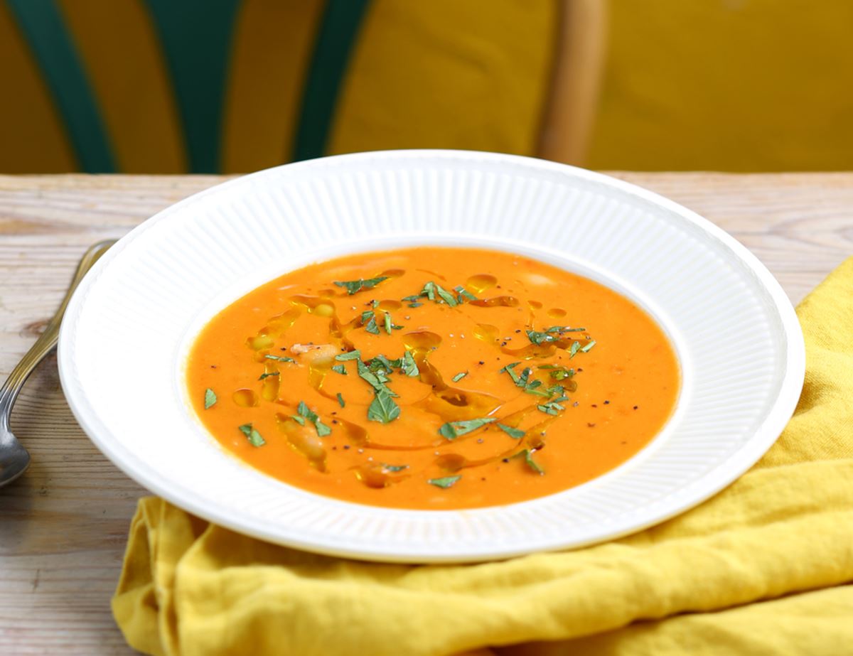 Roast Tomato, Red Pepper & Cannellini Bean Soup