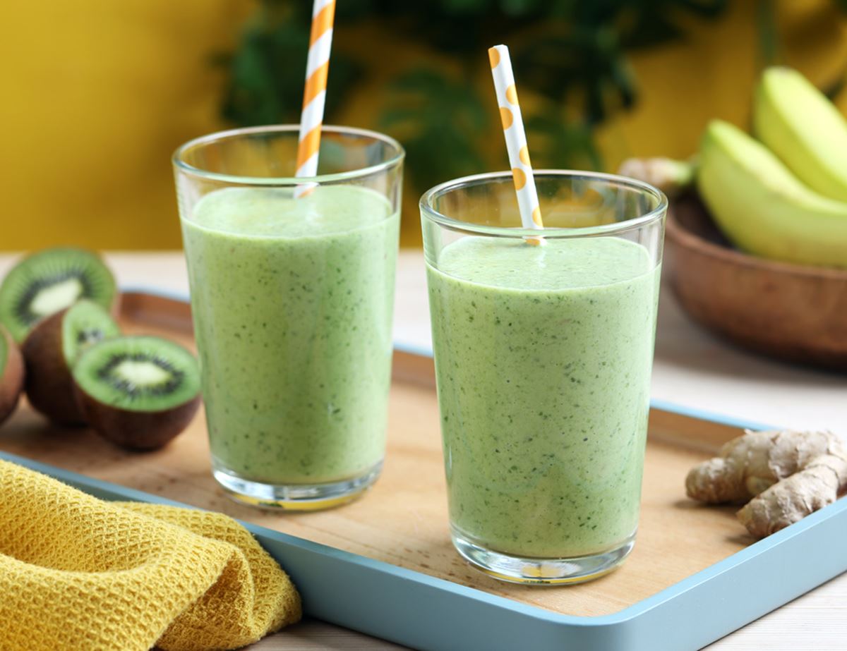 Kiwi, Ginger & Banana Smoothie