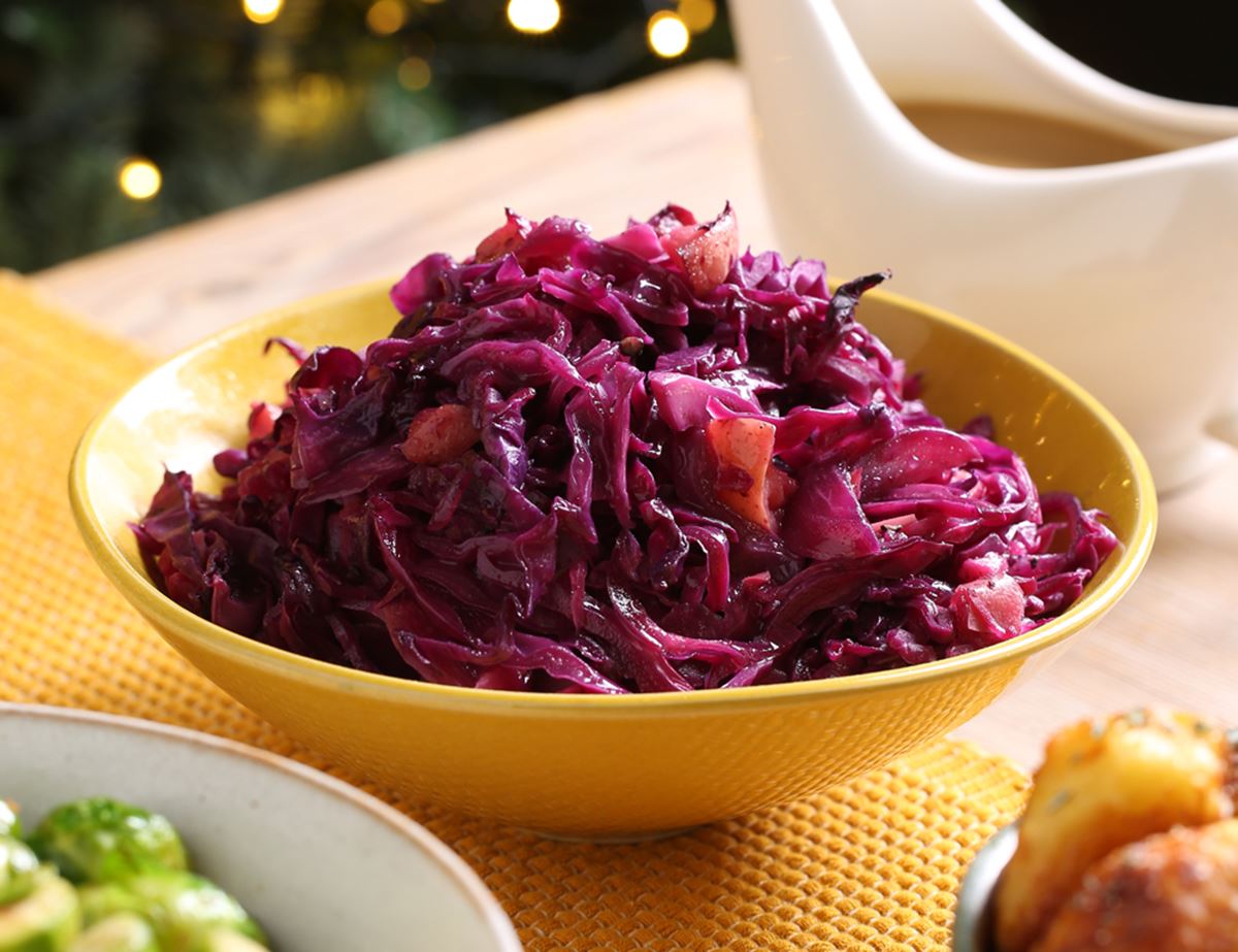 Cinnamon Spiced Red Cabbage with Apples