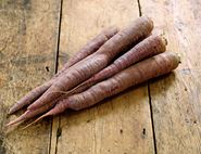 organic purple carrots loose