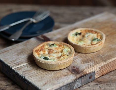 Broccoli & Stilton Tarts, Abel & Cole (2 x 140g)
