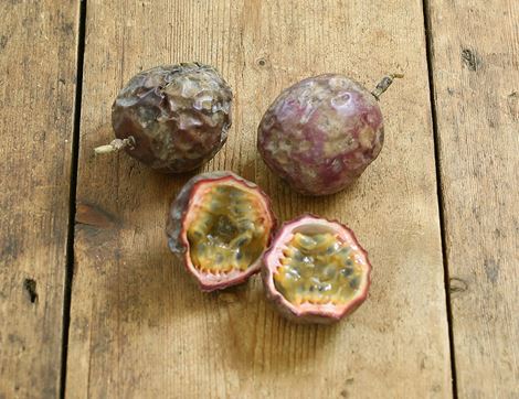 Passion Fruit, Organic (3 pieces)